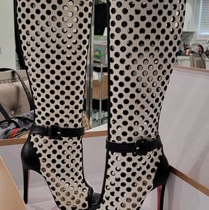 Christian louboutin boots snow and black patent leather. Sexy classy comfortable